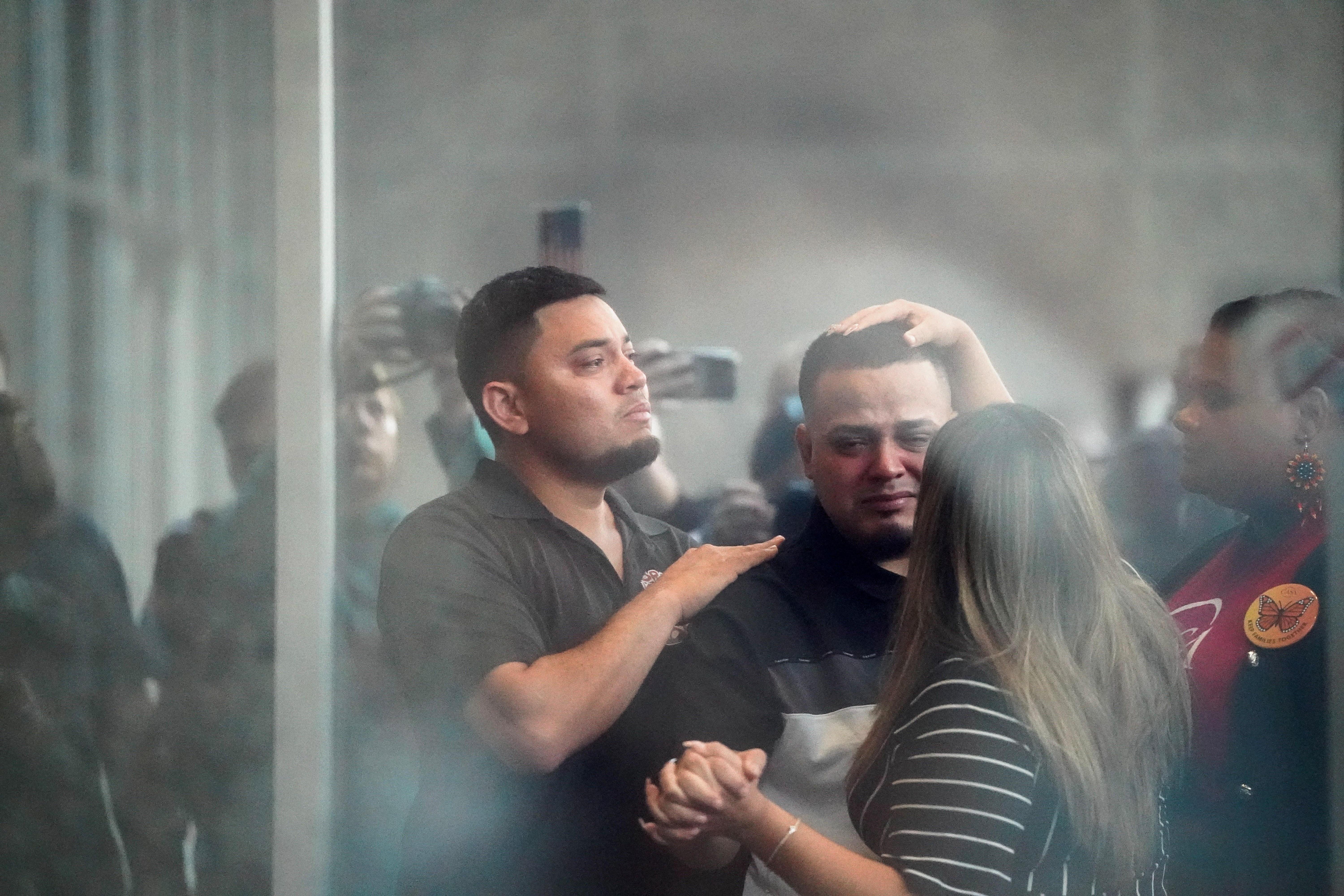 Imigrante deportado por engano por governo Trump é detido novamente e pode ser enviado à Uganda; VÍDEO