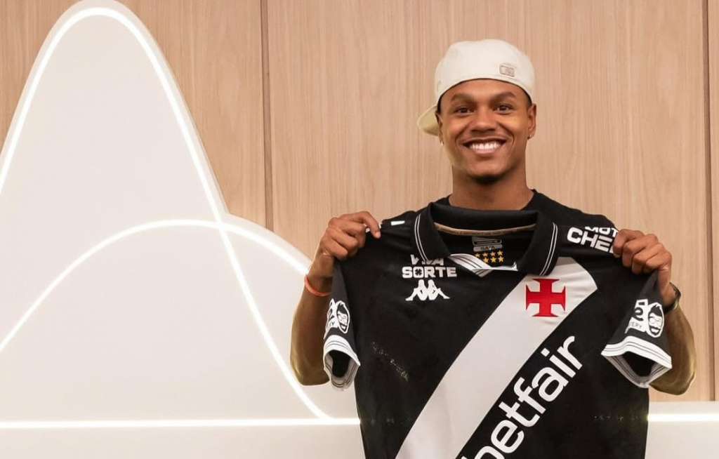 Matheus França desembarca no Rio e inicia trajetória no Vasco: ‘Vou me doar 100%’