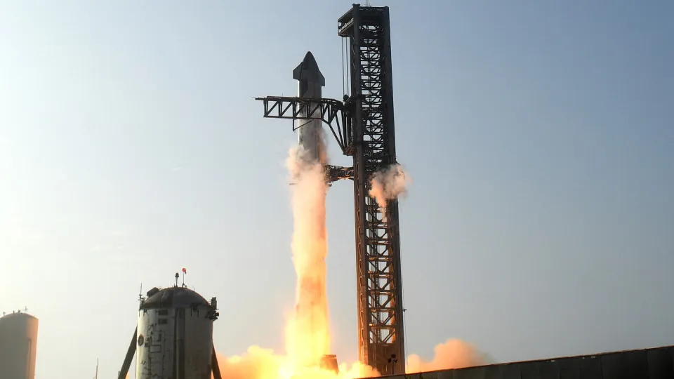 Lançamento da SpaceX reabre esperança de voos tripulados para a Lua