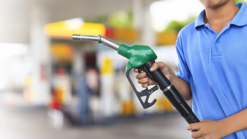 Preço do etanol cai em 15 Estados e no DF, diz ANP; valor médio recua 0,48% no País