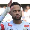Neymar pode ser desfalque contra o Atlético-MG devido a preocupações com gramado sintético