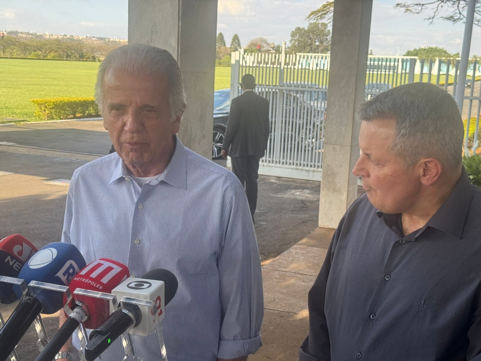 'Lema das Forças Armadas é respeitar decisão da justiça', diz Múcio ao ser questionado sobre julgamento de militares no STF