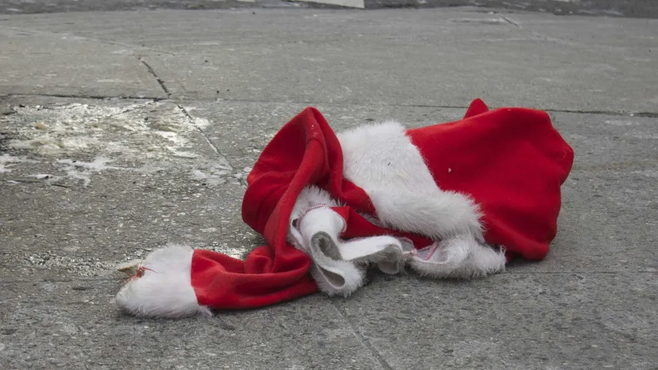 Papais Noéis assaltam supermercado no Canadá: "Fome justifica os meios"